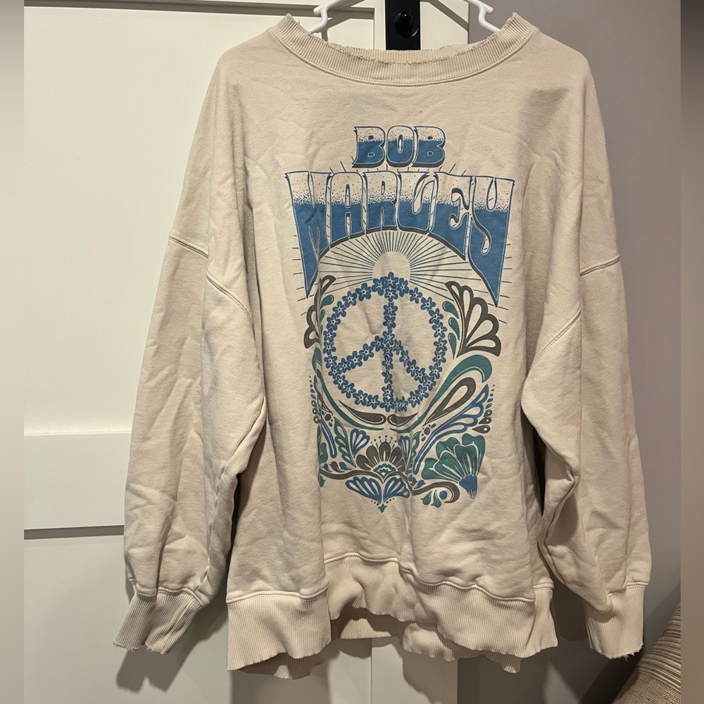 American Eagle Outfitters Cream Crewneck with Vintage Graphic